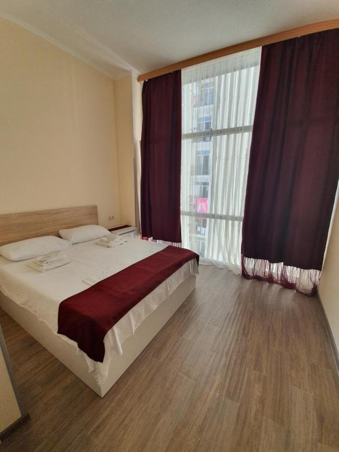 Blossom Hotel Batumi Exterior foto