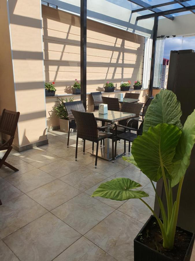 Blossom Hotel Batumi Exterior foto